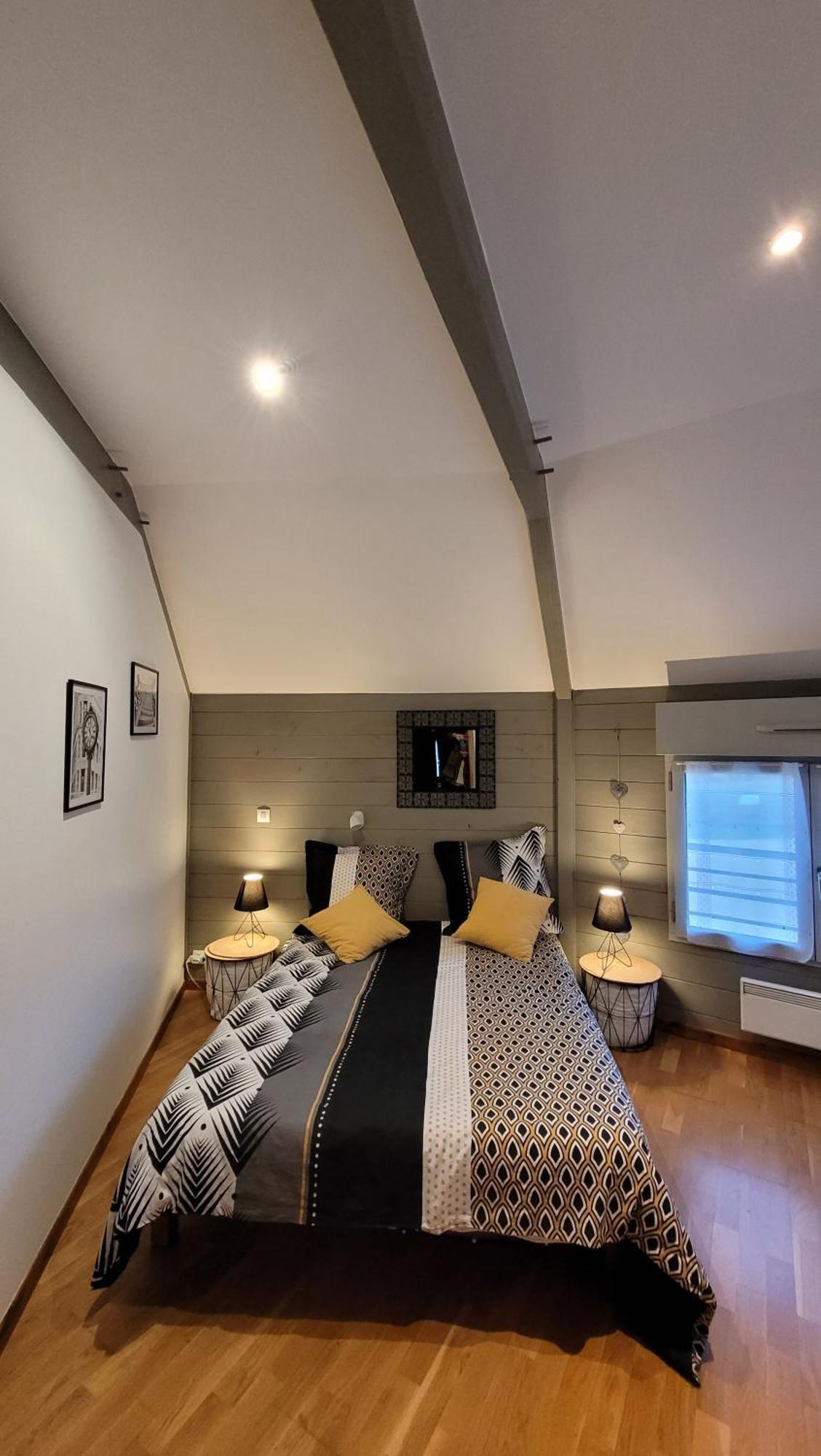 La Maison Ronde Et Ses 2 Cahutes Monthoiron Ngoại thất bức ảnh