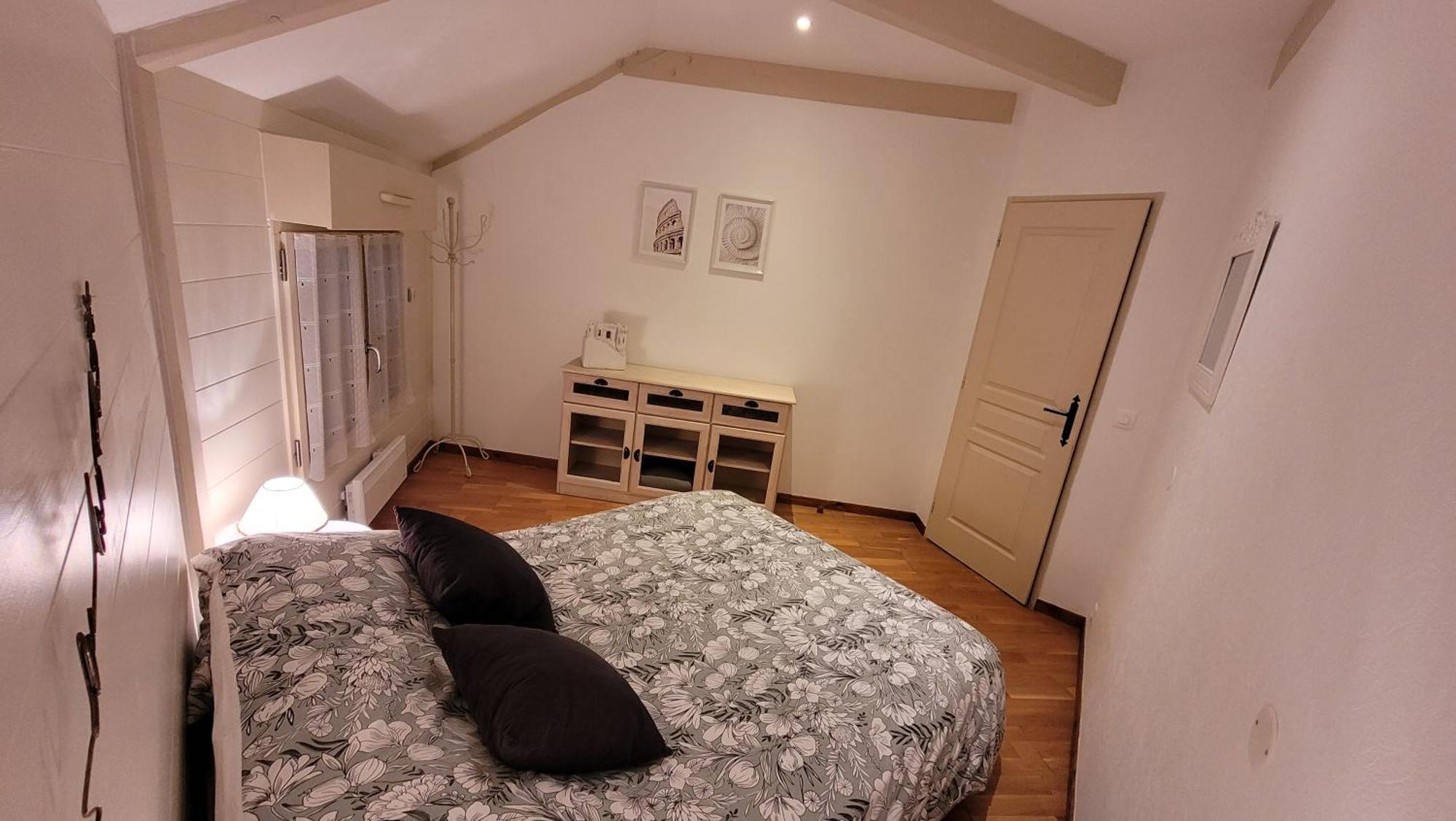 La Maison Ronde Et Ses 2 Cahutes Monthoiron Ngoại thất bức ảnh