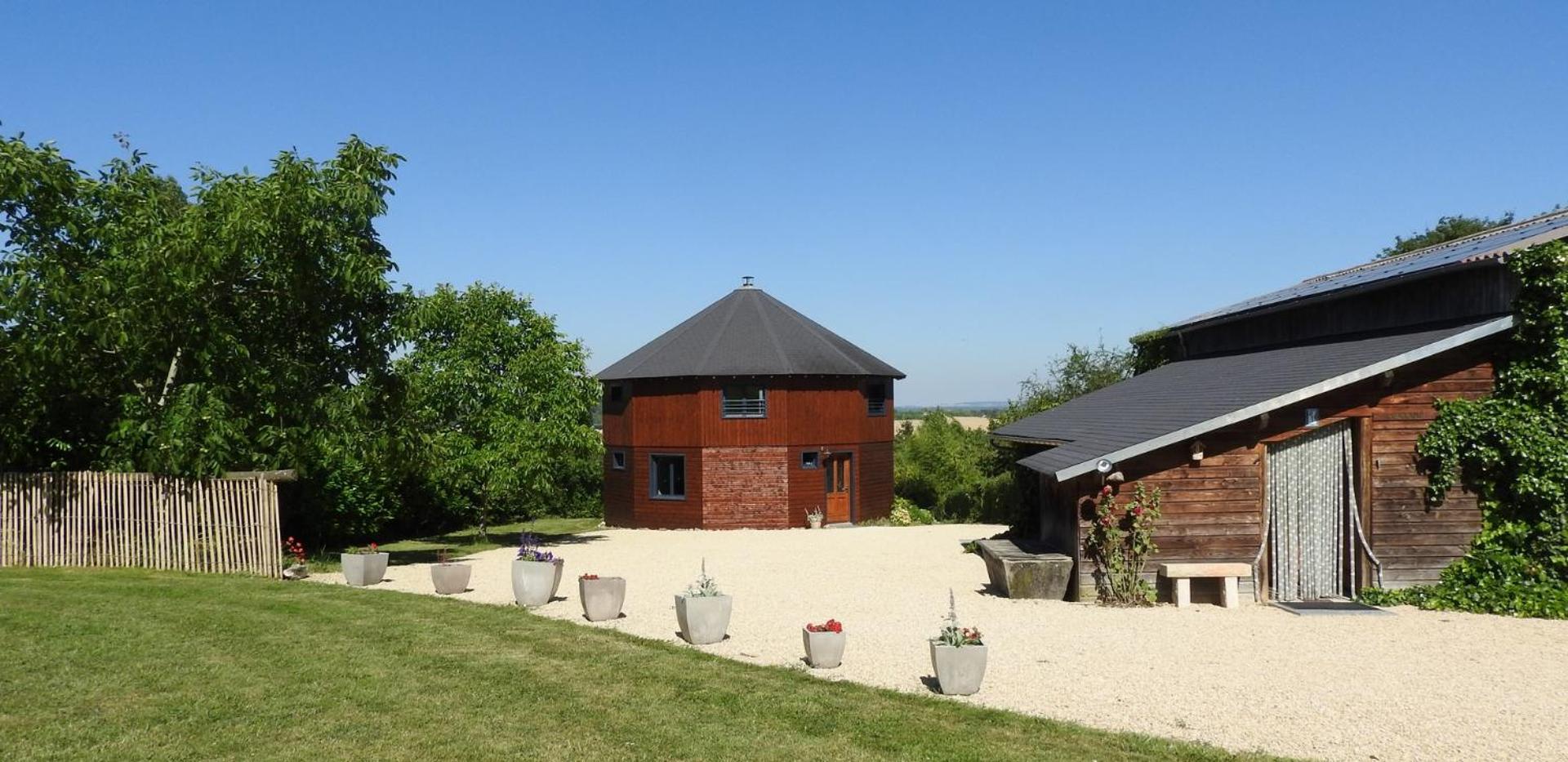 La Maison Ronde Et Ses 2 Cahutes Monthoiron Ngoại thất bức ảnh