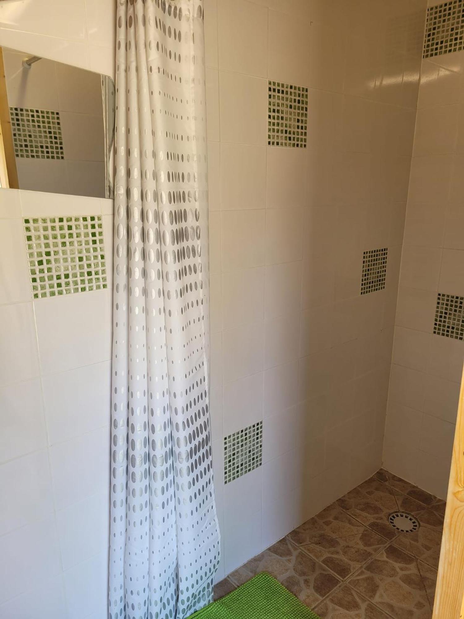 La Maison Ronde Et Ses 2 Cahutes Monthoiron Ngoại thất bức ảnh