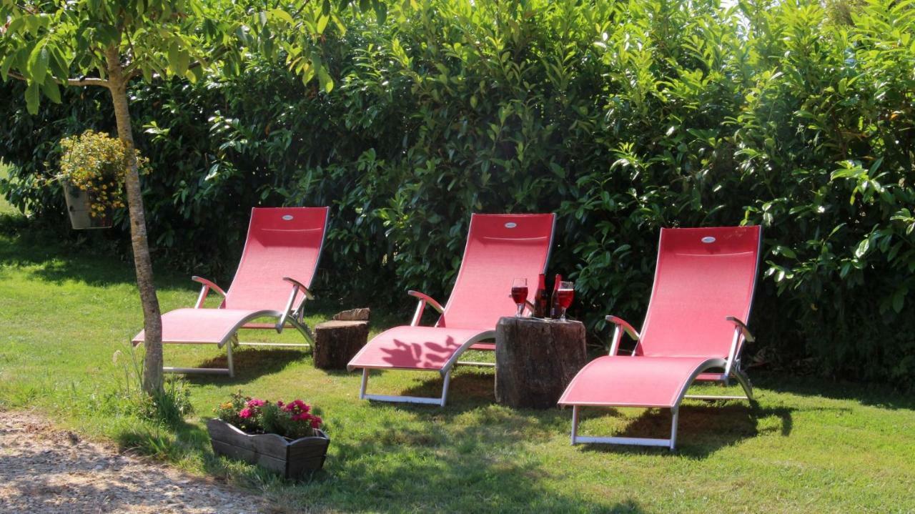 La Maison Ronde Et Ses 2 Cahutes Monthoiron Ngoại thất bức ảnh